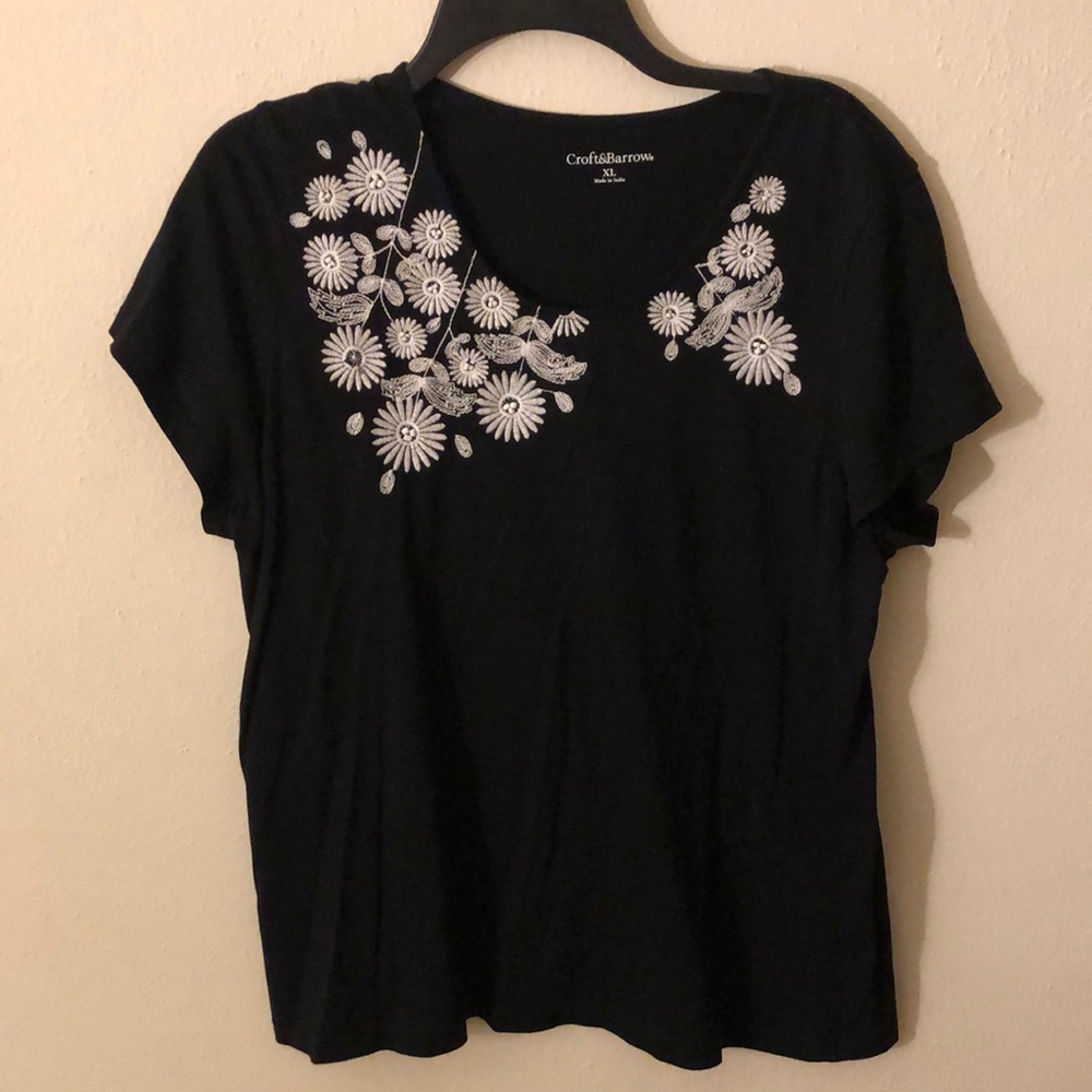 Croft & Barrow embroidered black T-shirt, size XL